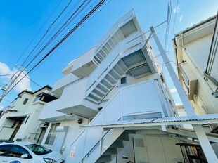 小泉マンションの物件外観写真